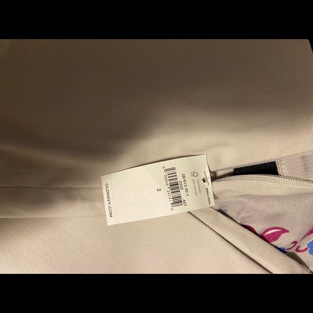Old navy pixie pants - Picture 2 of 5